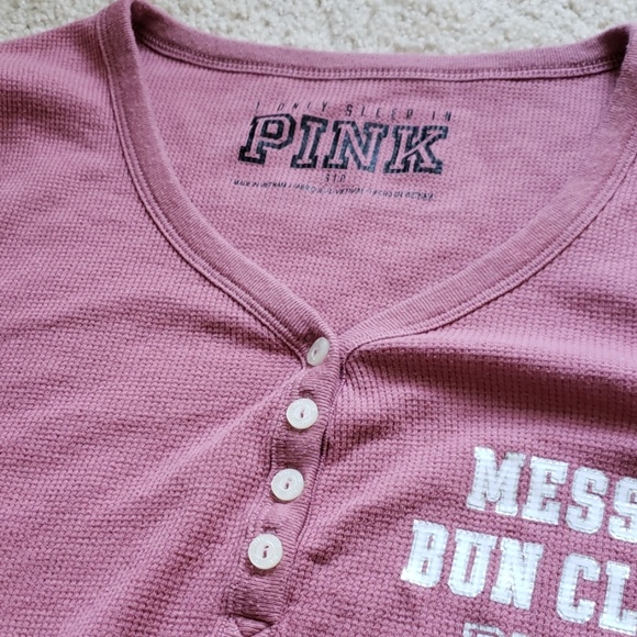 💗 EUC! VS Pink l/s top 'Messy Bun Club' - Picture 3 of 7